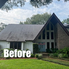 Safe-and-Effective-Roof-Soft-Wash-in-Pensacola-Florida 1